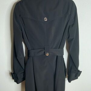 Beautiful Calvin Klein Trench Coat.